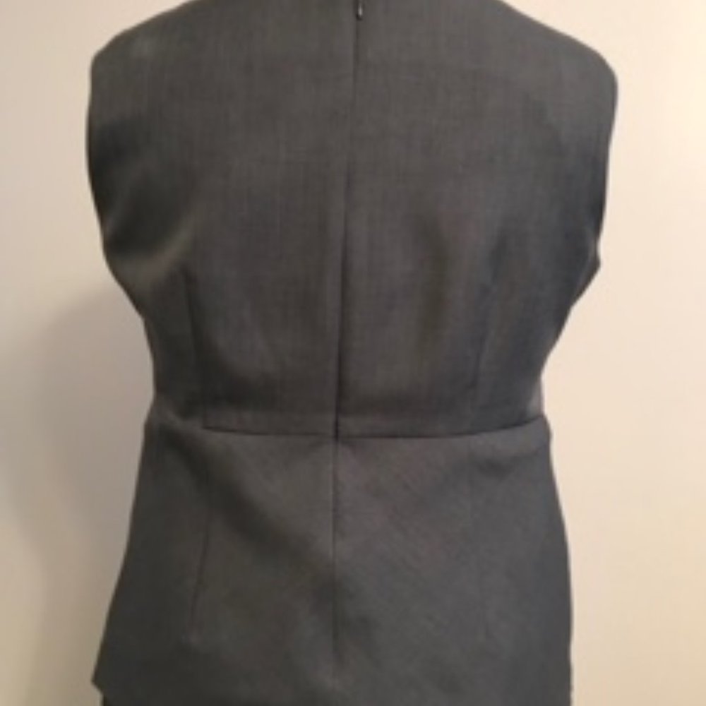 Suit - Picture 5 of 8